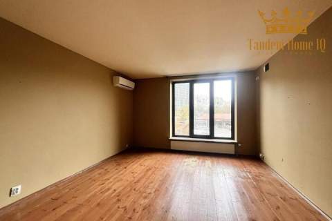 Do wynajęcia biuro 120m2 na piętrze blisko Arkadii, Forest, studio