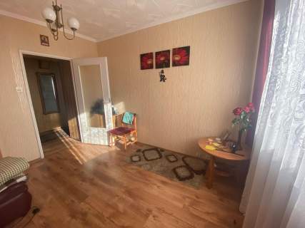 3 pokoje, 62.50m2, balkon, winda, do remontu, Os.Dobrzec