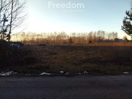 Działki w leśnym zakątku - uzbrojone