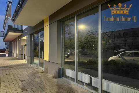 Do wynajęcia lokal handlowo-usługowy 54m2 Włochy, osiedle