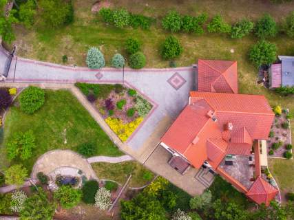 Wyjątkowy dom w Chałupkach, gm. Morawica przestr