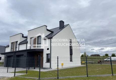 Nowy dom w nadmorskiej okolicy Mosty-Rewa