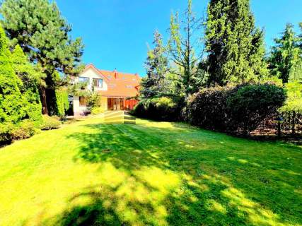 Elegant Home with Garden Sauna in Konstancin