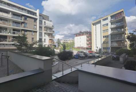Piękne 2-pokoje z tarasem i garażem, os.Uroczysko