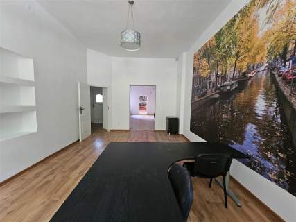 Nieruchomość komercyjna na sprzedaż, 94,43 m2, Bytom
