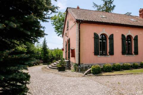 Klimatyczna posiadłość, 2 budynki, staw, Mazury