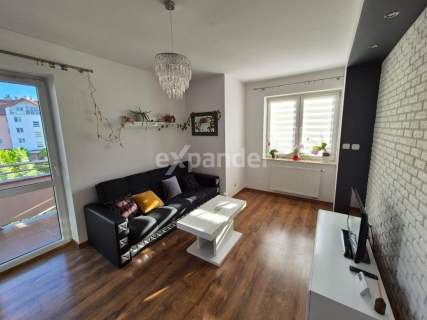 Leska, 2 pokoje, osobna kuchnia, 2 balkony, 45,1m2