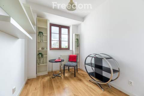 Trzy pokoje, duży balkon, Targówek mieszkaniowy