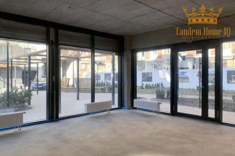 Do wynajecia lokal 42,84 m2 parter, witryna, Stalowa 39
