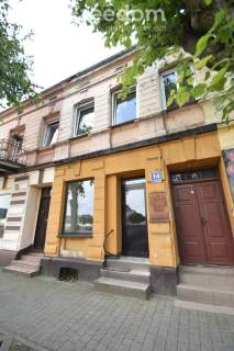 Kamienica w centrum Łasku na sprzedaż.