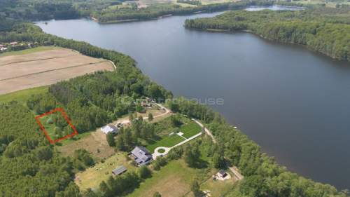 Działka nad jeziorem Ciemino