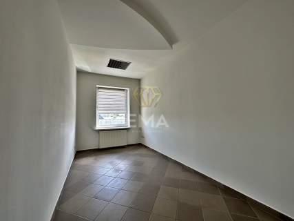 Lokal użytkowy w centrum 79m2