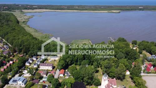 Urokliwy ośrodek nad morzem i jeziorem Nowęcin