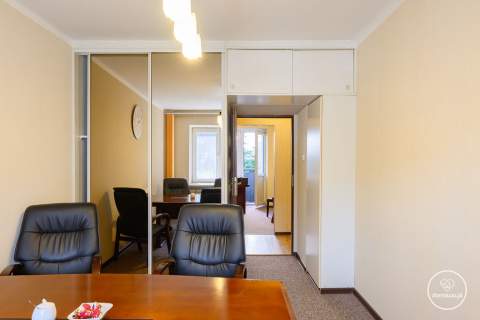 ŚRÓDMIEŚCIE KAMIENICA 3 POKOJE 49m2 BALKON