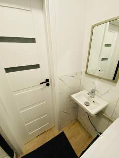 Po remoncie, oddzielna sypialnia21m2suterena21m,centrum