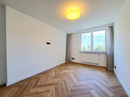 -ŚWIEŻO PO REMONCIE-MED.MIEJSKIE-BALKON 4m2-ZIELEŃ