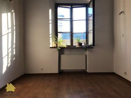 LOKAL W ZABYTKOWEJ KAMIENICY NA STARYM MIEŚCIE