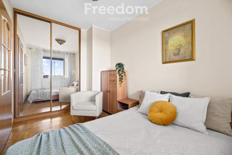 2 pokoje duży balkon winda miejsce w hali