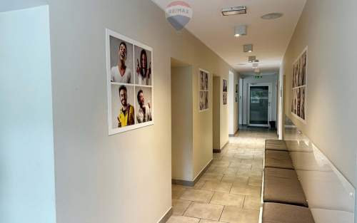 Medycyna, biura, usługi w centrum