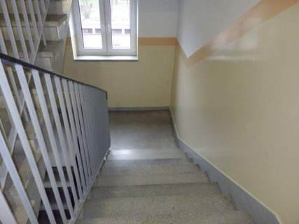 Sprzedaż z wolnej ręki - udział 1/2 w lokalu
