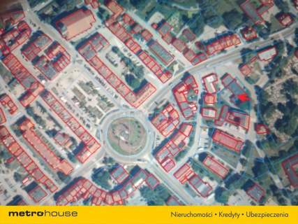 Pawilon handlowy z parkingiem w centrum Biskupca