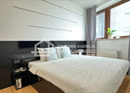 Apart w Sea Towers z widokiem na morze i miasto
