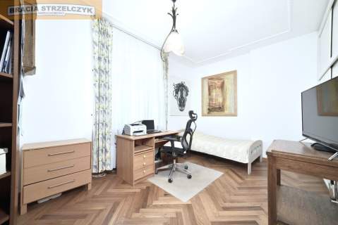 Komfortowe, 4 pokoje, balkon, winda, 1piętro garaż