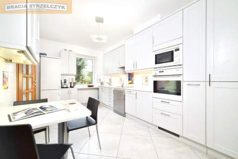 Komfortowe, 4 pokoje, balkon, winda, 1piętro garaż