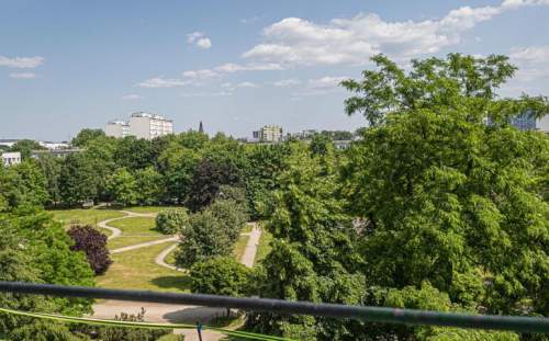 Rozkładowe dwa pokoje z balkonem i owartym widokiem na zieleń