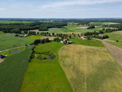 Działka inwestycyjna z linią brzegową