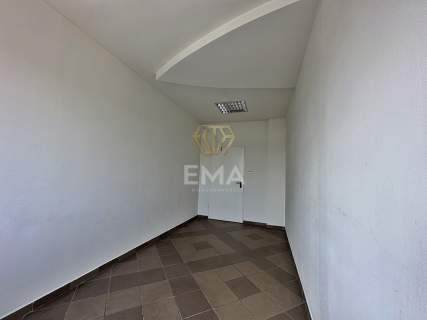 Lokal użytkowy w centrum 79m2