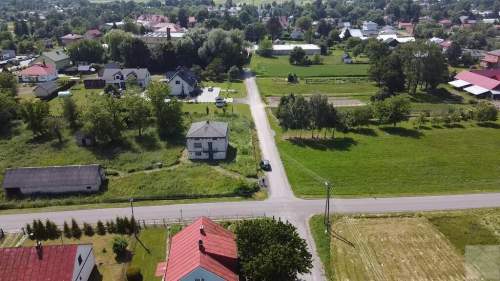 Na sprzedaż działka budowlana z zabudowaniami