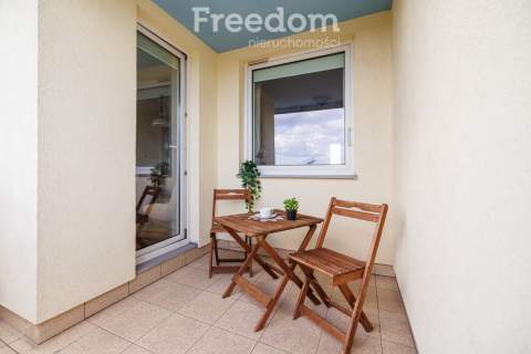 2 pokoje duży balkon winda miejsce w hali