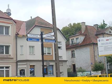 Pawilon handlowy z parkingiem w centrum Biskupca