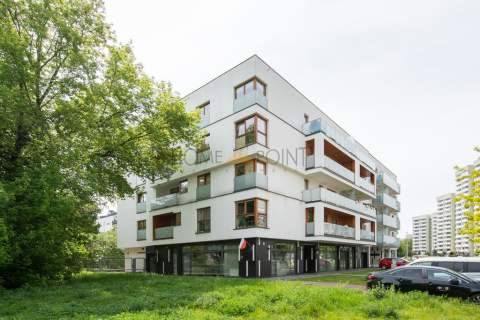 2 pokoje kuchnia duży balkon,m.postojowe,komórka