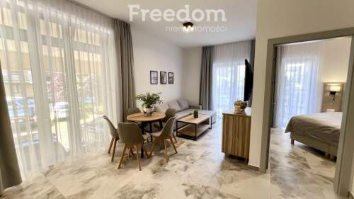 Bardzo atrakcyjny apartament przy promenadzie.