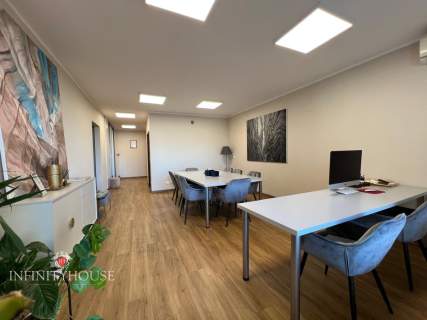 Nowoczesny lokal biurowy 72 m z tarasem i garaż