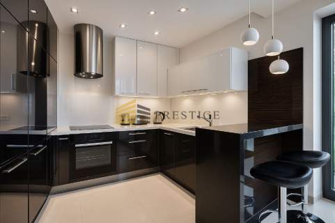 Ekskluzywny Apartament z Prywatnym Patio Prestiż