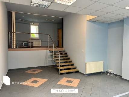Lokal z witrynami na parterze 68m2 Budynek Atanera