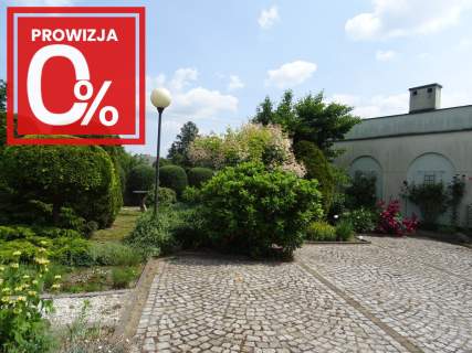 DOM Z DUŻĄ DZIAŁKĄ i budynkami pod działalność