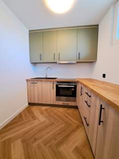 -ŚWIEŻO PO REMONCIE-MED.MIEJSKIE-BALKON 4m2-ZIELEŃ