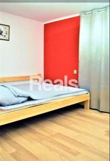 Hostel, dwa budynki, 17 pokoi, wszystkie wynajęte