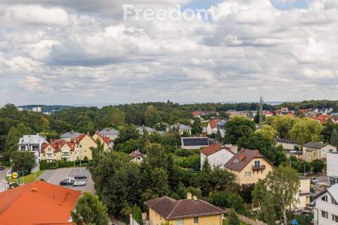 2 pokoje duży balkon winda miejsce w hali