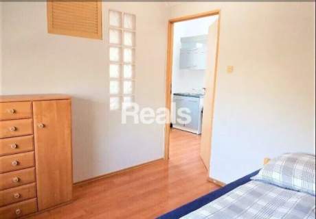 Hostel, dwa budynki, 17 pokoi, całość wynajęta