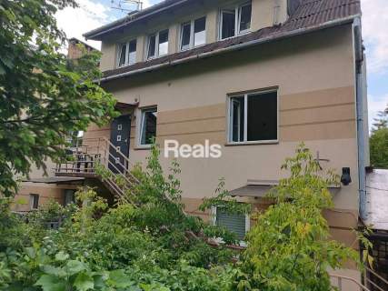 Hostel, dwa budynki, 17 pokoi, wszystkie wynajęte