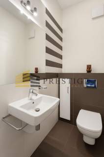 Ekskluzywny Apartament z Prywatnym Patio Prestiż