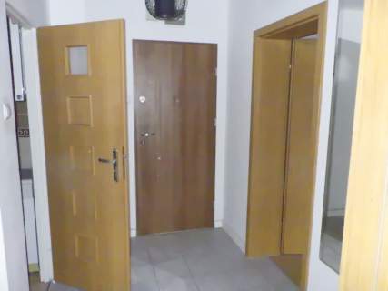 Sprzedaż z wolnej ręki - udział 1/2 w lokalu