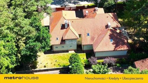 Komfortowy, przestronny dom w dobrej lokalizacji.