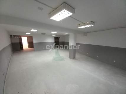 BIUROWIEC 527,70 m2 2 PIĘTRA PODPIWNICZENIE 