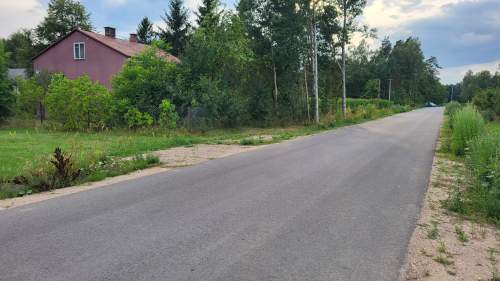 Dom z 2 budynkami gospodarczymi w okolicy Rancza Wilkowyje
